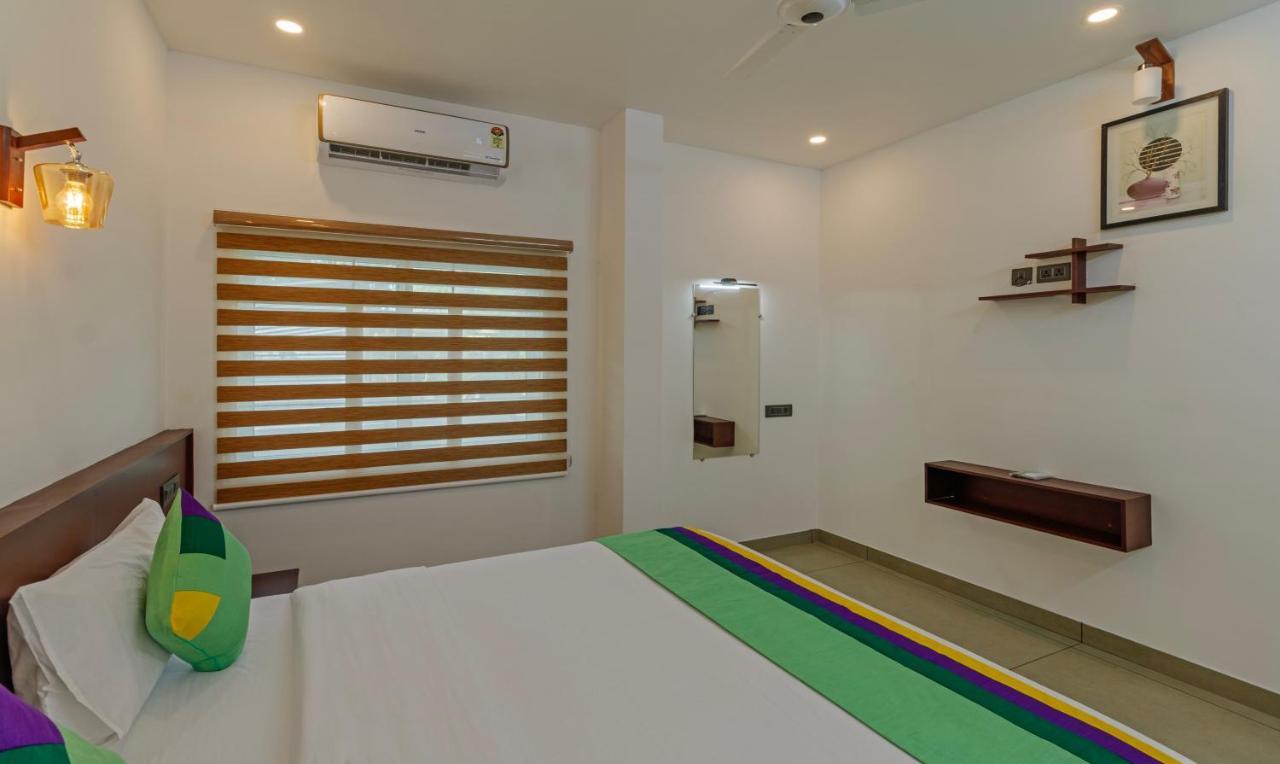 Treebo Amigos Residency Cochin Airport Hotel Kochi Esterno foto
