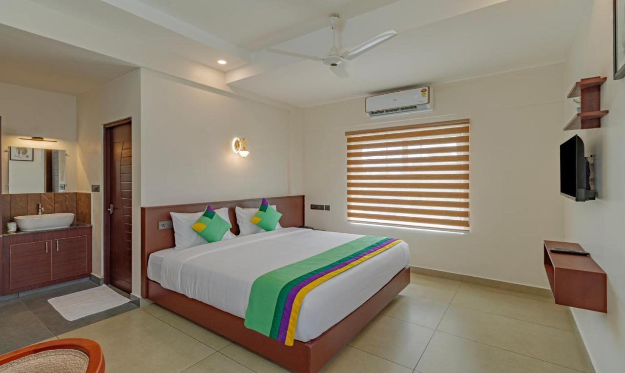 Treebo Amigos Residency Cochin Airport Hotel Kochi Esterno foto