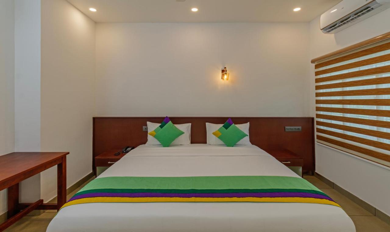 Treebo Amigos Residency Cochin Airport Hotel Kochi Esterno foto