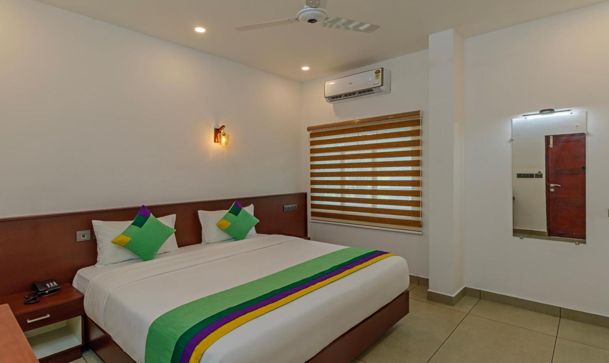 Treebo Amigos Residency Cochin Airport Hotel Kochi Esterno foto