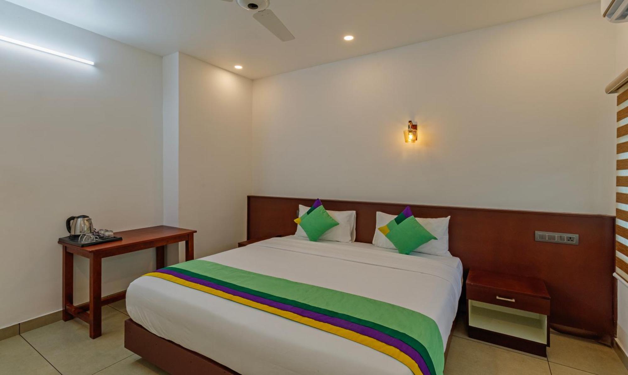 Treebo Amigos Residency Cochin Airport Hotel Kochi Esterno foto